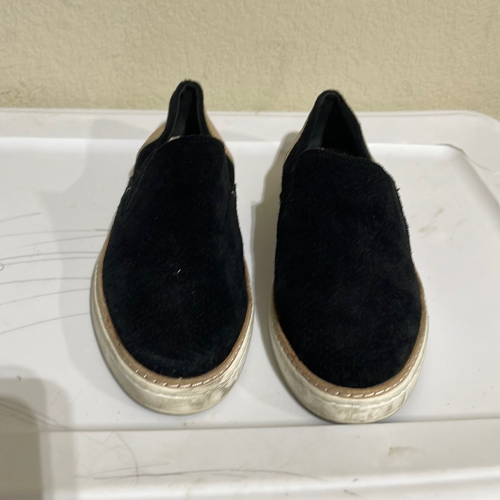 Ugg Flat Shoes. - image 1